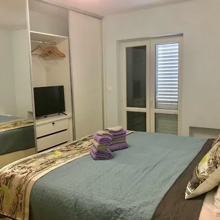 Jelena Room 2
