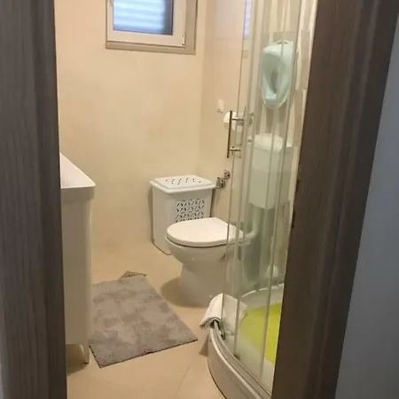 아파트 Jelena Room 2 *